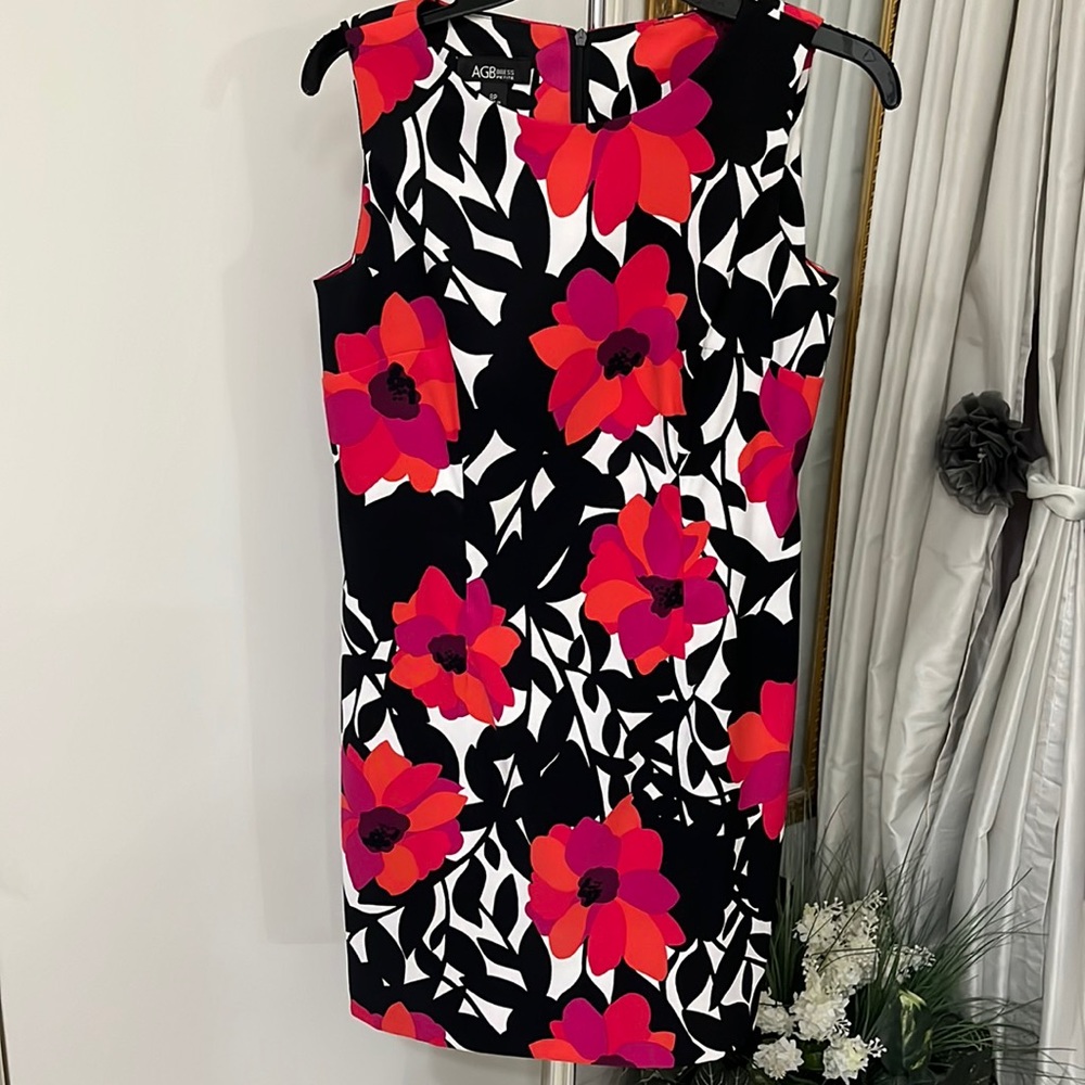 Floral shift dress